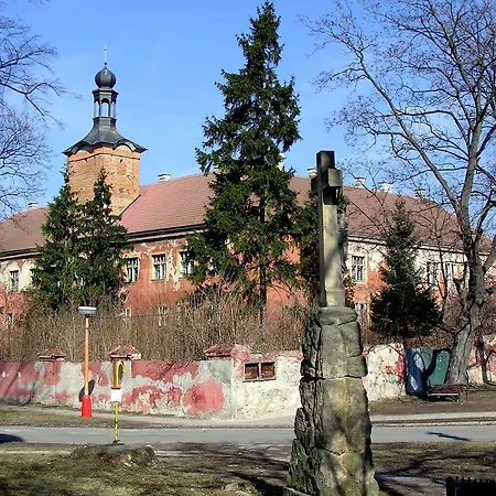 Nice House In Country Style Near Prague نيمبورك