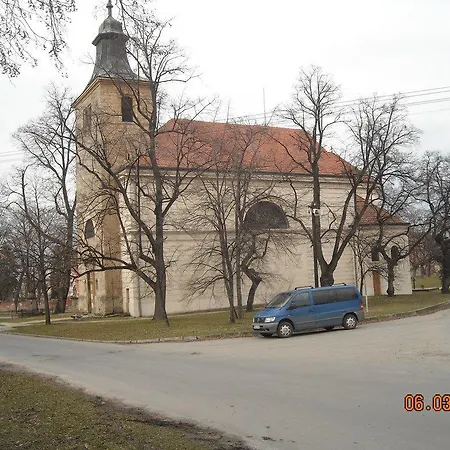 Nice House In Country Style Near Prague بيت للعطل