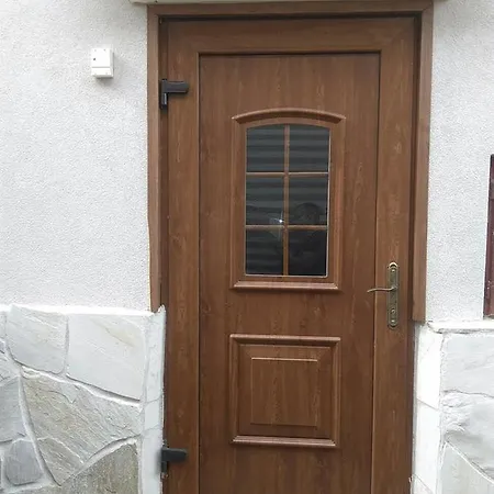 Nice House In Country Style Near Prague بيت للعطل نيمبورك