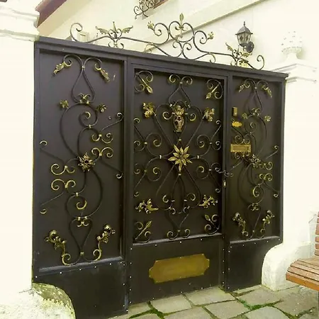 Nice House In Country Style Near Prague بيت للعطل